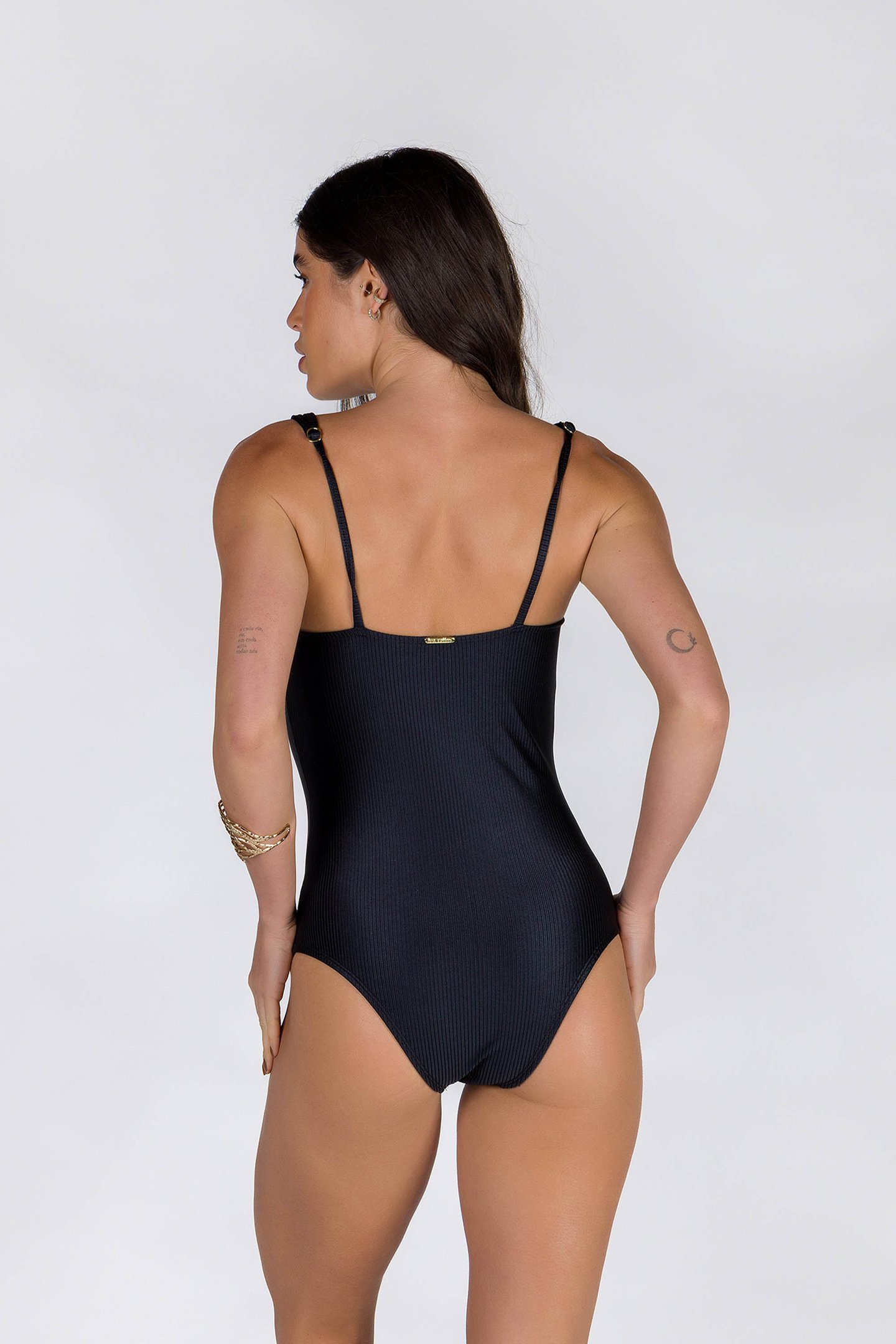 MAIÔ BODY COM DECOTE RETO SEM BOJO ACESSÓRIO NAS ALÇAS