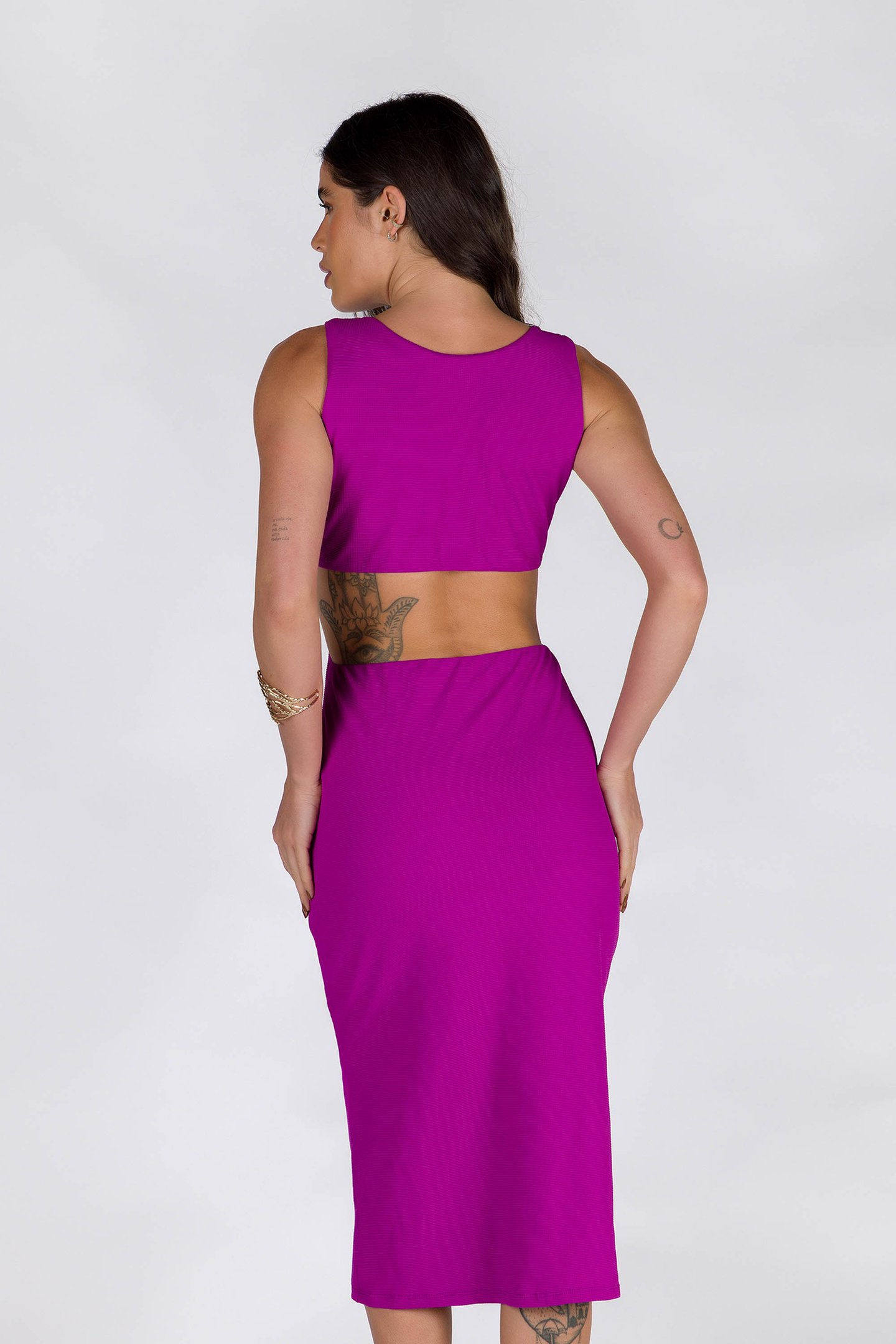 SAÍDA DE PRAIA VESTIDO MIDI COM RECORTES E ARGOLA