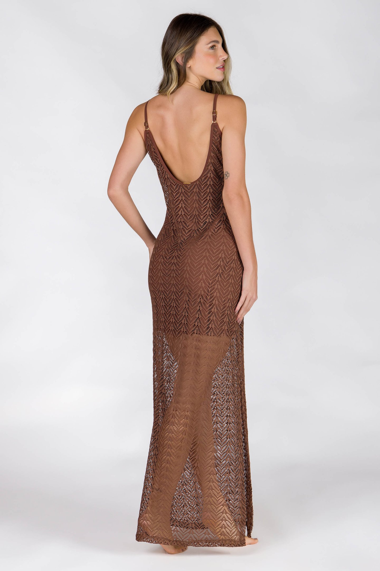 VESTIDO ALCINHA LONGO COM FENDAS LATERAIS RENDA