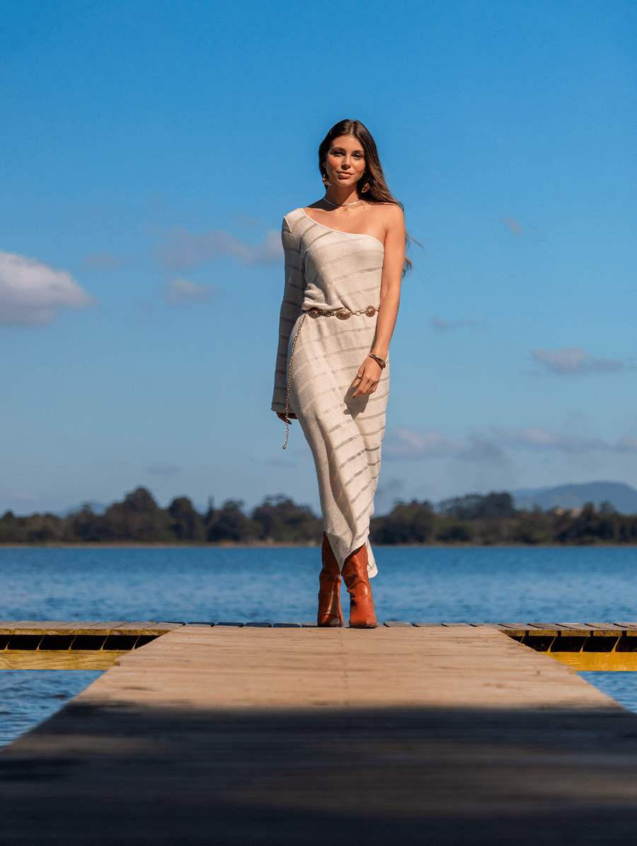 VESTIDO LONGO MANGA ÚNICA ASSIMÉTRICO