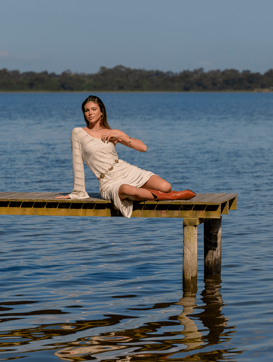 VESTIDO LONGO MANGA ÚNICA ASSIMÉTRICO